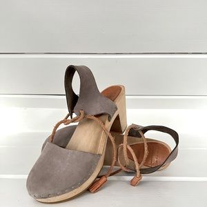 BRYR Emma closed toe Clog